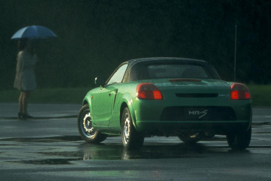  Toyota MR-S 1999 года  (фото 9 из 10)